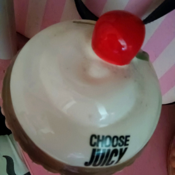 Juicy couture cupcake piggy bank - Picture 3 of 4